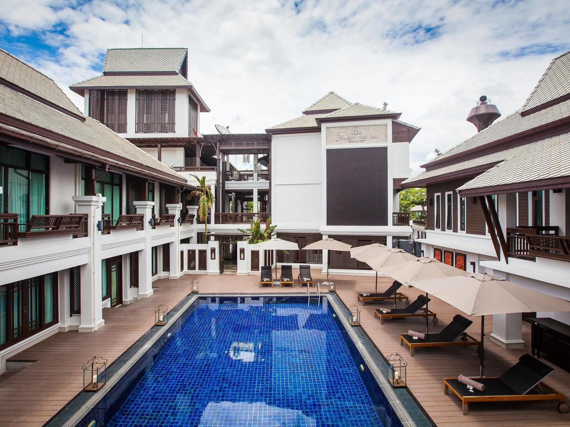 Huernnana Boutique Hotel Phrae Buitenkant foto
